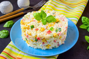 Салат из крабовых палочек с кукурузой 1/150 гр